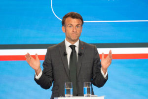 Éclairage Politique : projet de loi sur l'industrie verte : "Le Macron Show" ?