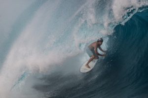 Polynésie française : l'alerte d'un surfeur face à l'ombre des JO 2024
