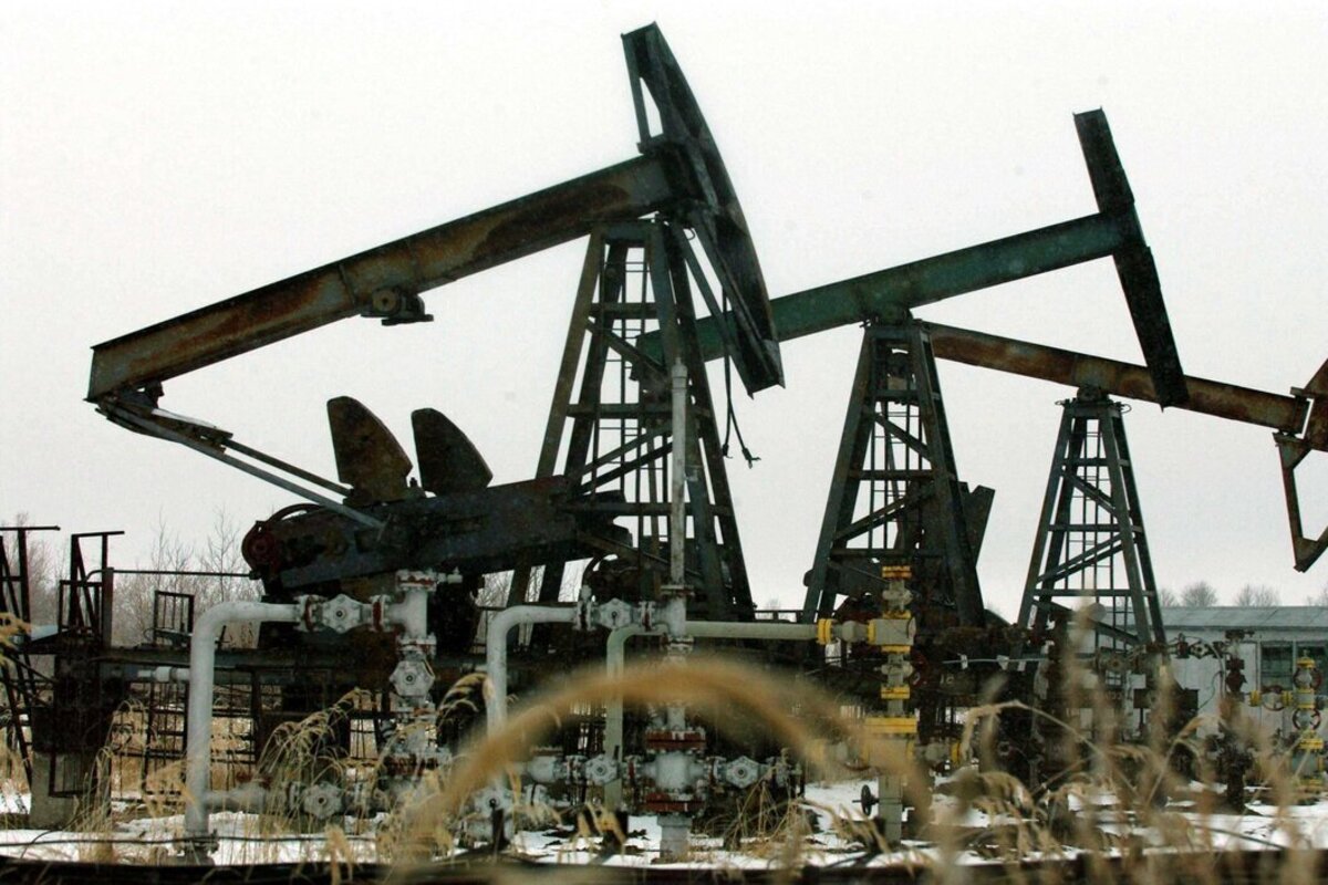 Un forage pétrolier de la compagnie russe Ioukos en Sibérie. Crédit : JOBARD/SIPA