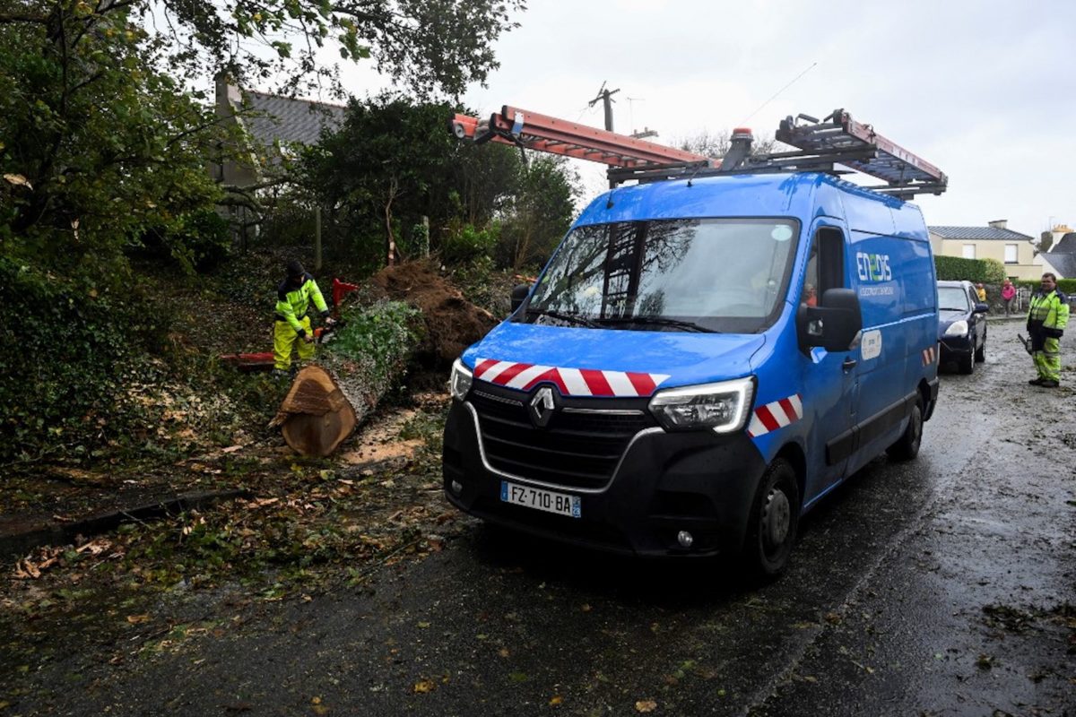 Des dégâts provoqués par la tempête Ciaran à Lanildut dans l'ouest de la France