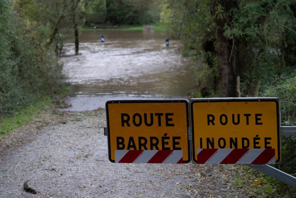 Après le passage de la tempête Ciaran, des inondations ont également eu lieu en Loire-Atlantique. C’est le cas à Riaillé, où l'Erdre a débordé