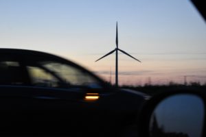 Plus de renouvelables et de sobriété : la stratégie de l’État pour sortir des énergies fossiles