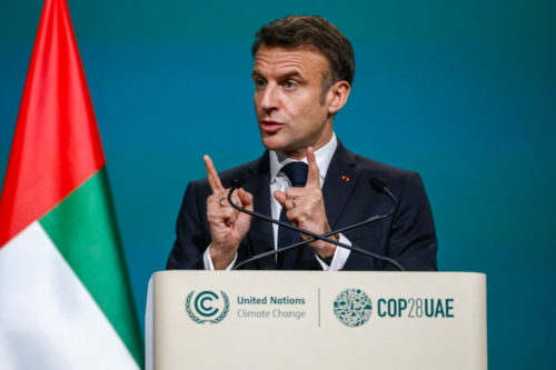 Discours d'Emmanuel Macorn pendant la COP 28. Crédit AFP Photo RÉFÉRENCE DOCUMENT000_346R3EA SLUGUAE - UN - CLIMATE - COP28 DATE DE CRÉATION01/12/2023 VILLE/PAYSDUBAÏ, EMIRATS ARABES UNIS CRÉDITLUDOVIC MARIN / AFP POIDS FICHIER/PIXELS/DPI121,45 Mb / 7979 x 5320 / 300 dpi UAE-UN-CLIMATE-COP28 France's President Emmanuel Macron speaks during the High-Level Segment for Heads of State and Government session at the United Nations climate summit in Dubai on December 1, 2023. World leaders take centre stage at UN climate talks in Dubai on December 1, under pressure to step up efforts to limit global warming as the Israel-Hamas conflict casts a shadow over the summit. Ludovic MARIN / AFP