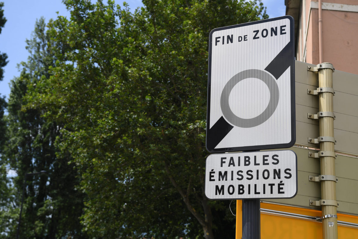 Zone a faibles émissions mobilités a Grenoble