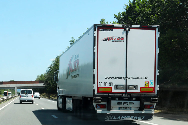 Autoroutes les péages augmenteront pour les poids lourds les plus
