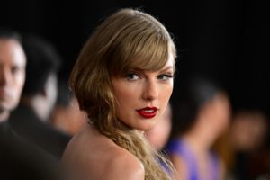 Taylor Swift menace d’agir en justice contre un étudiant qui dénonce ses déplacements en jet privé