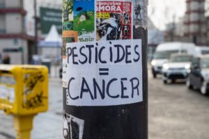 Pesticides : l’appel de plus de 700 soignants face au déni des connaissances scientifiques 