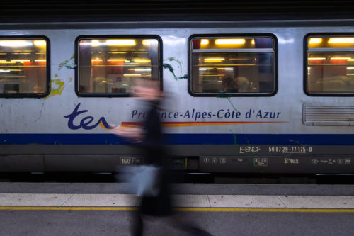 Un TER en gare de Toulon