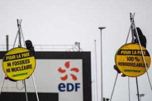 Des militants de Greenpeace jugés après une intrusion sur le chantier de l'EPR de Flamanville