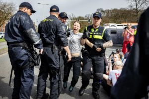Manifestation contre les énergies fossiles : Greta Thunberg à nouveau interpellée 