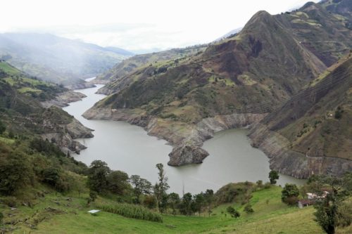 Vue de la sécheresse à la centrale hydroélectrique Mazar à Las Palmas, Équateur